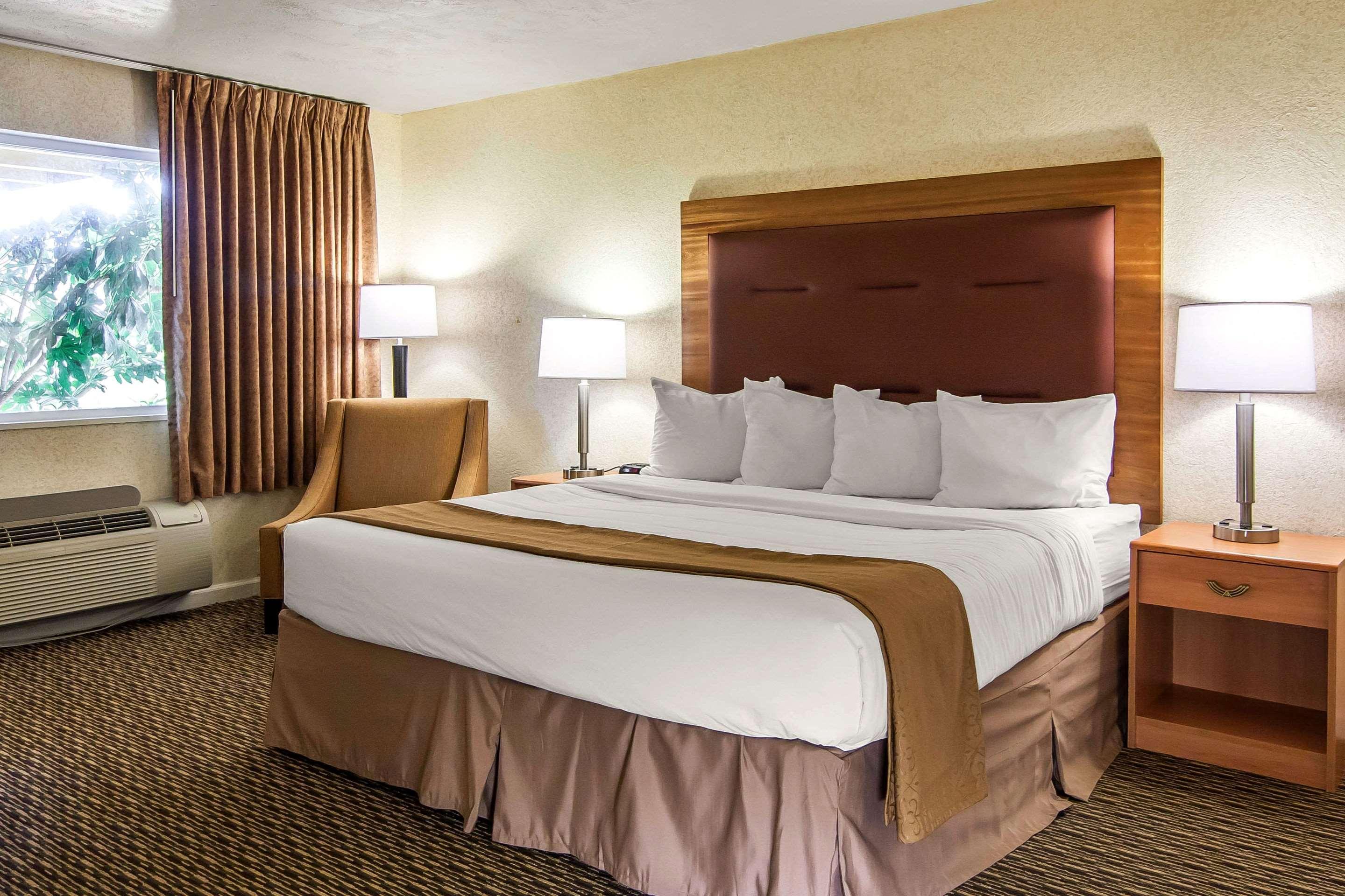 Quality Inn & Suites At Coos Bay Норт-Бенд Экстерьер фото